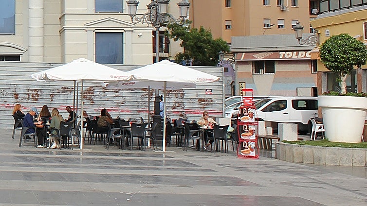 Bars and restaurants in Torremolinos will have to fork out extra 300 euros if new terrace tax measure goes ahead