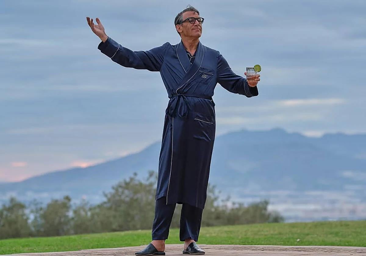 Jason Isaacs brings Cary Grant to life in this series filmed in Malaga (just visible in the background of this still).