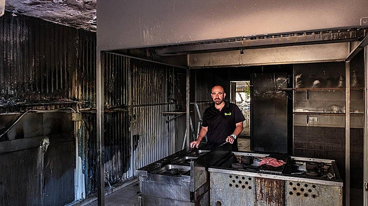 Kind-hearted locals of Costa Tropical resort rally round to support to family of beach bar that burnt down