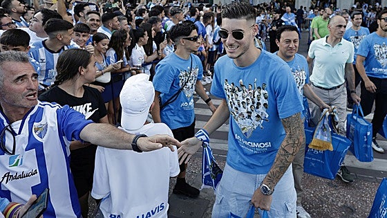 Malaga CF puts commemorative promotion T-shirts on sale and this how you can get one