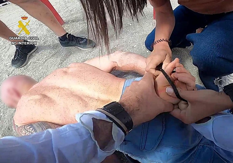 Video: Police arrest wanted Scottish man on popular Costa del Sol beach in connection with sexual assaults on two women