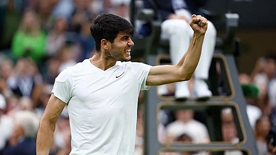 Spain's Carlos Alcaraz through to Wimbledon semi-finals