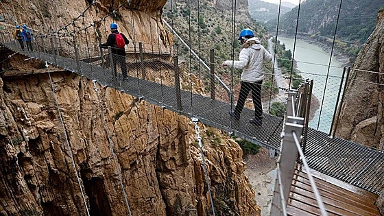Pioneering study determines the risk of landslides at Malaga's famous Caminito del Rey gorge walk