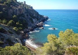 It is the last cove in Malaga province before the border with Granada.