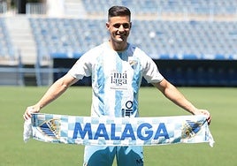 Luismi was presented as a Malaga player on Monday.