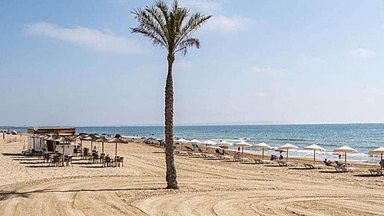 Married couple die on Costa Blanca beach after the woman rushed to aid of her husband