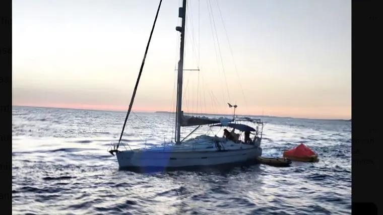 The sailboat Bonhomme William in happier times.