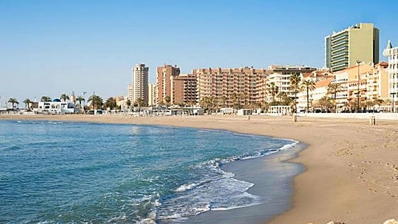 Police investigate man's early morning death on a beach in Fuengirola