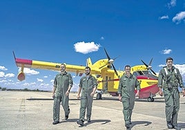 From left to right, Major Gutiérrez and Captains Celada, Bonet and Puchol, pilots of the 43rd Air Forces Group, known as 'the privateers'.