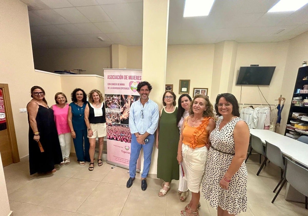 Francisco José Martín during his visit to the Esperanza association in Vélez-Málaga.