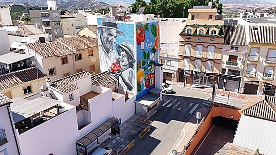 Murals pay tribute to gardens and orchards of Coín