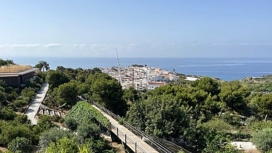 Parking permits to be issued to residents of popular Costa del Sol beauty spot