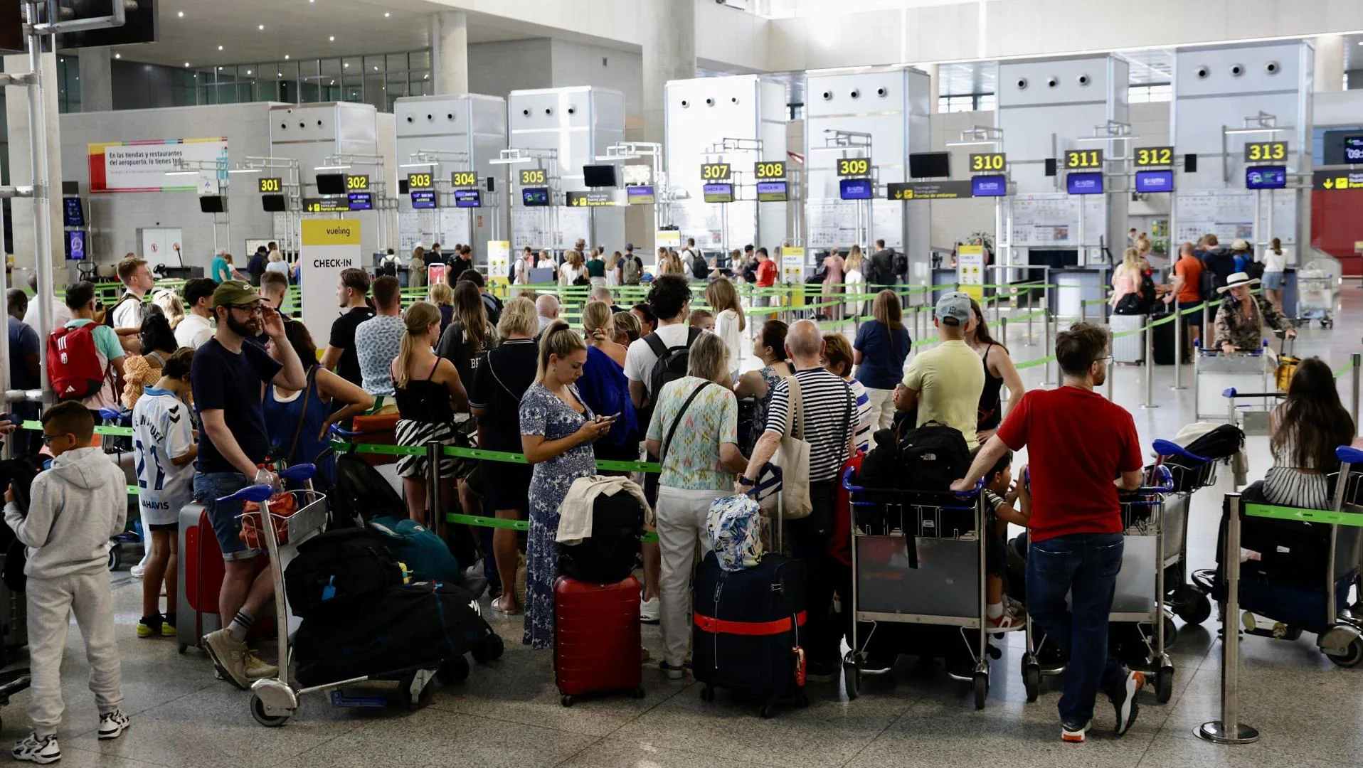 Malaga Airport Smashes 2.5 Million Passengers In A Month Barrier For 