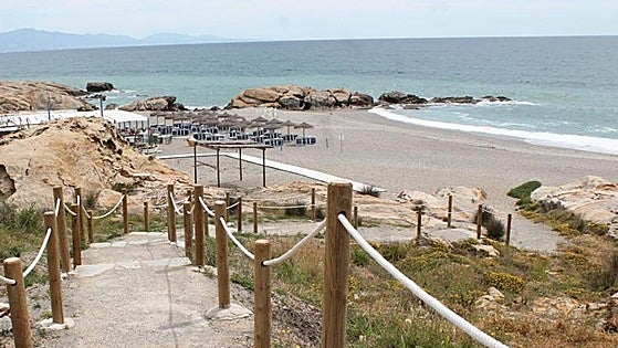 Manilva: A day at Los Toros, the charming cove on the road to Cadiz