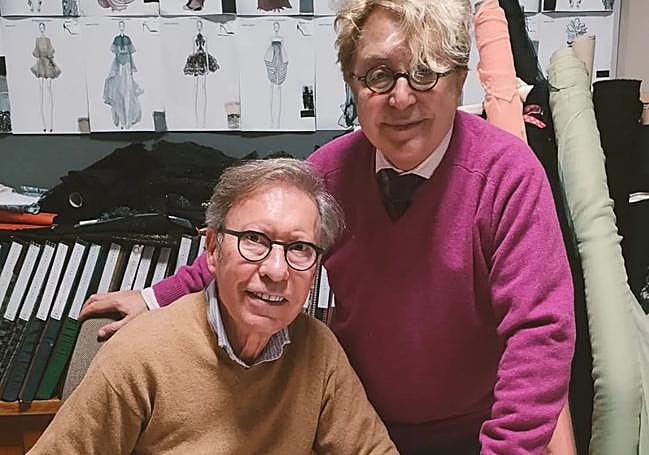 José Víctor Rodríguez and José Luis Medina del Corral (Victorio y Lucchino) in the workshop finalising their new collection.