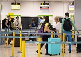 EU backtracks and reintroduces restrictions on carrying liquids in hand luggage on flights