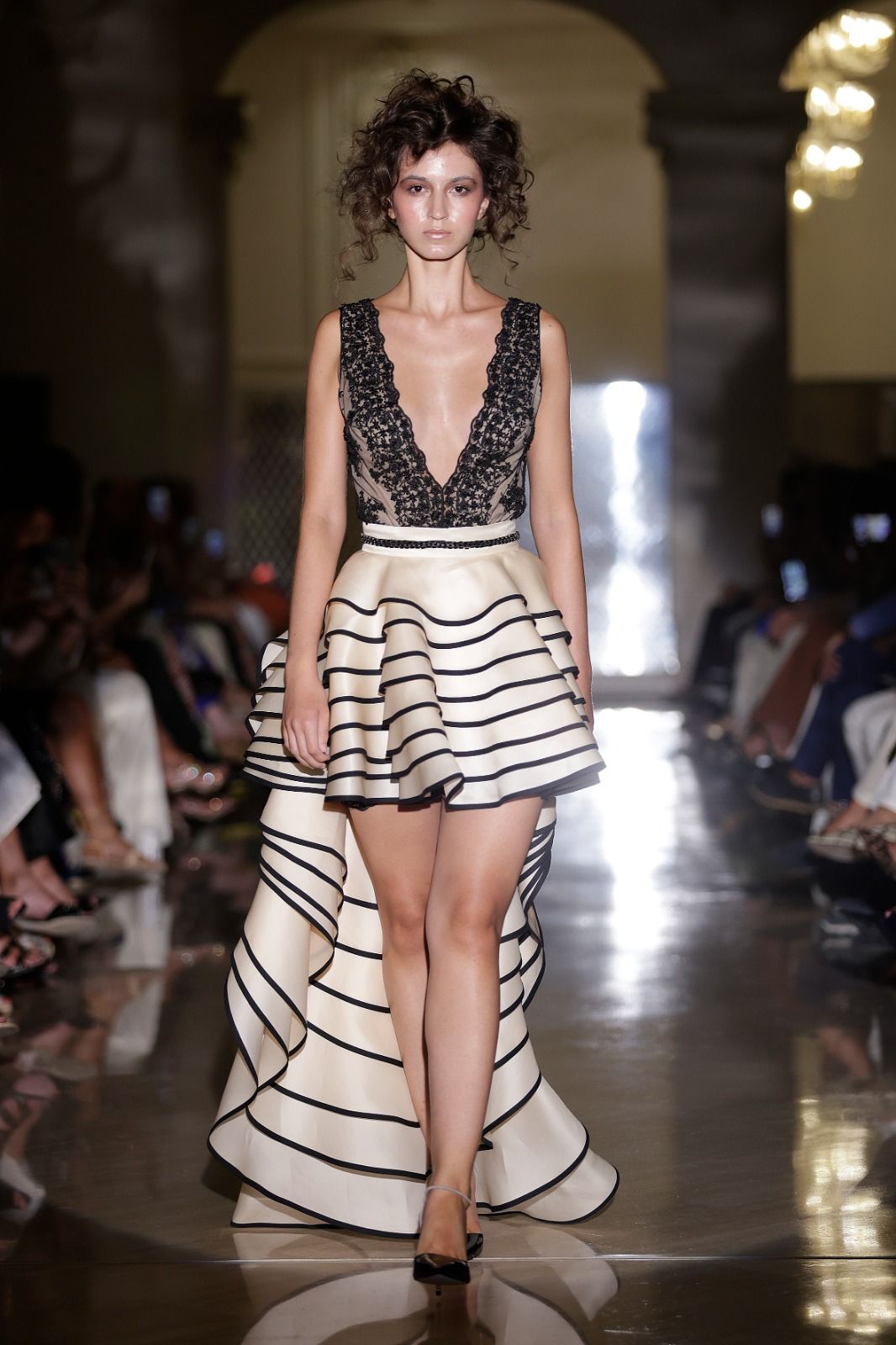 Victorio &amp; Lucchino avant-garde classic fashion on the catwalk - in pictures