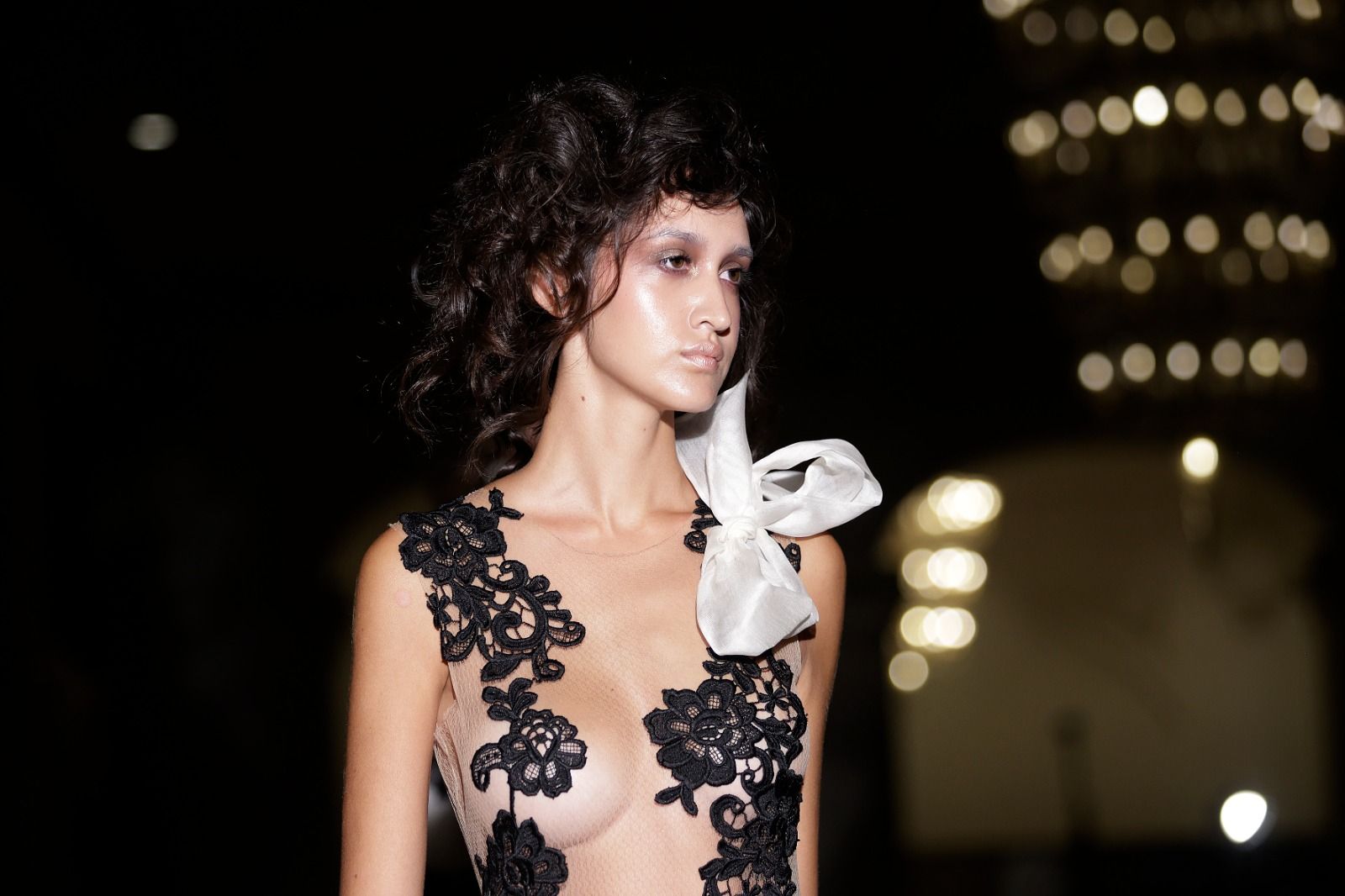 Victorio &amp; Lucchino avant-garde classic fashion on the catwalk - in pictures