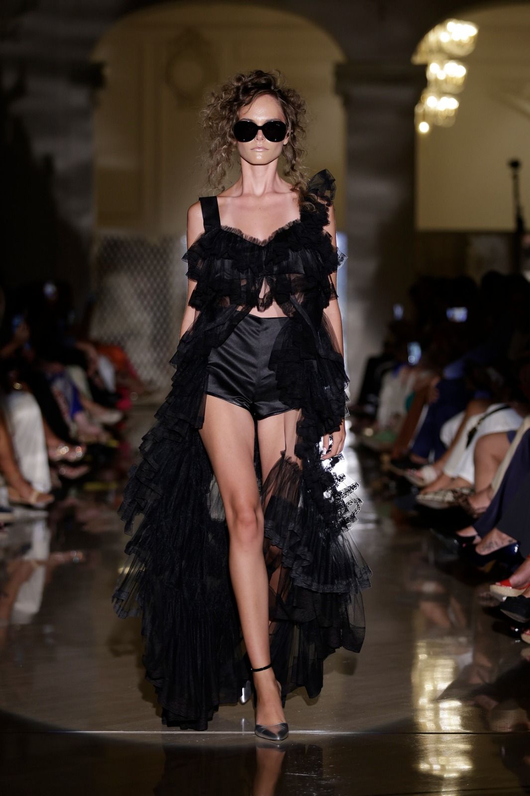 Victorio &amp; Lucchino avant-garde classic fashion on the catwalk - in pictures