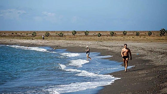 Beach in south of Spain 'reborn' after years buried under plastic