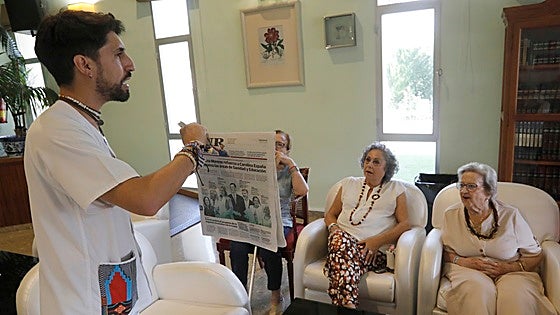 Newspaper plays a vital role at a special reading club in Malaga province town