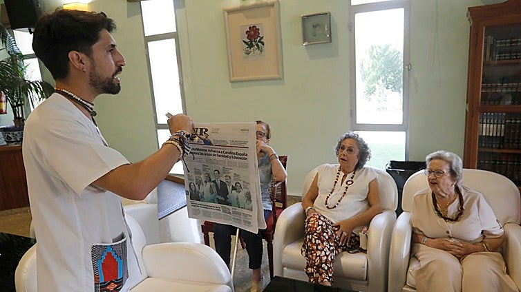 Newspaper plays a vital role at a special reading club in Malaga province town
