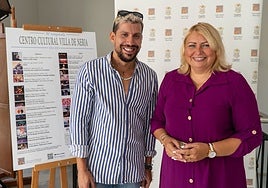 Nerja singer Antonio Cortés and Councillor Ana María Muñoz, at the presentation of the cultural programme.