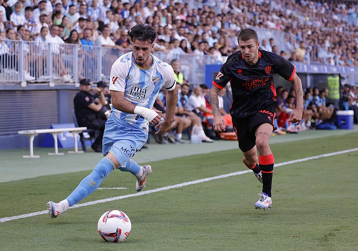 Imagen principal - Malaga CF amongst just five teams unbeaten this season so far in Spain's Segunda División