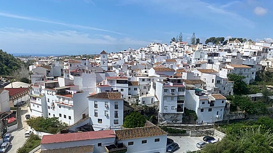Costa del Sol osteopathy clinic investigated for allegedly operating without correct authorisation