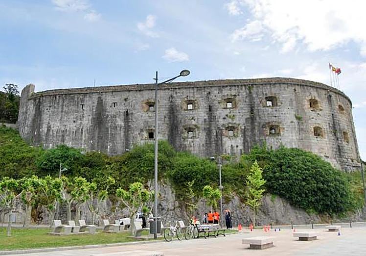 Image of the fort of San Martín in Santoña.