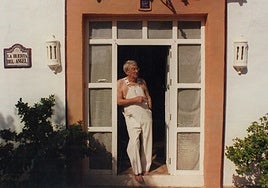 Robert Harvey at the door of La Huerta del Ángel.