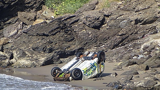 Town hall to finally remove the car that plunged off a Benalmádena cliff three months ago