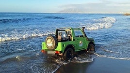 This is the moment a stranded driver was rescued from his vehicle in the sea on a Costa del Sol beach