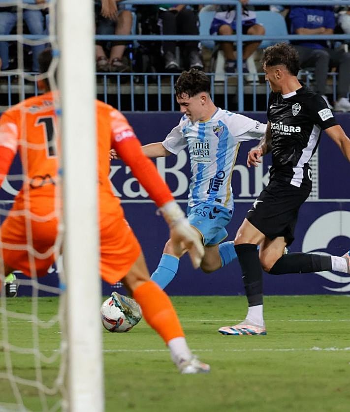Imagen secundaria 2 - Malaga CF's unbeaten start to season comes crashing to an end with heavy home loss