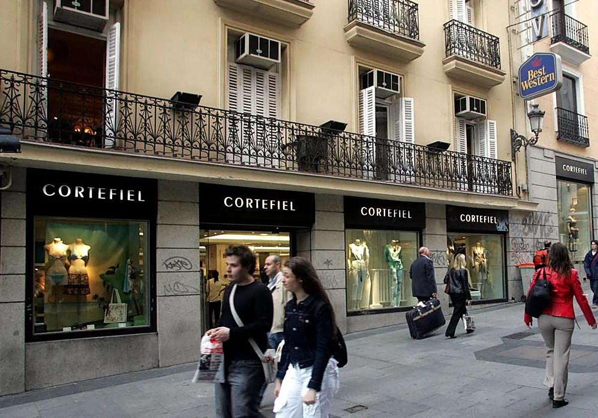 Consumer group in Spain issues warning after data theft cyber attack on one of Europe's leading fashion retailers