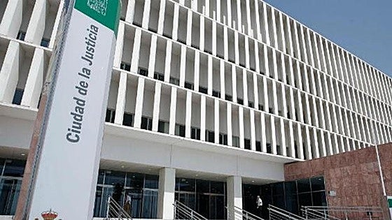 Carer sentenced after fleecing elderly woman in Fuengirola leaving her with nothing in her bank account