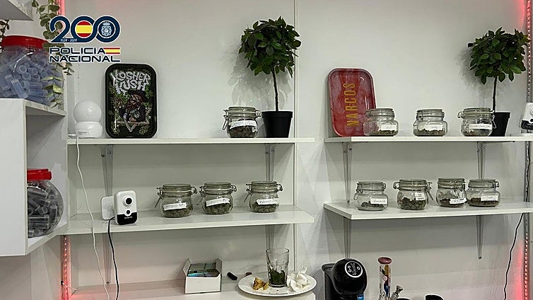 Police raid cannabis smoking clubs in Marbella where hard drugs were being sold
