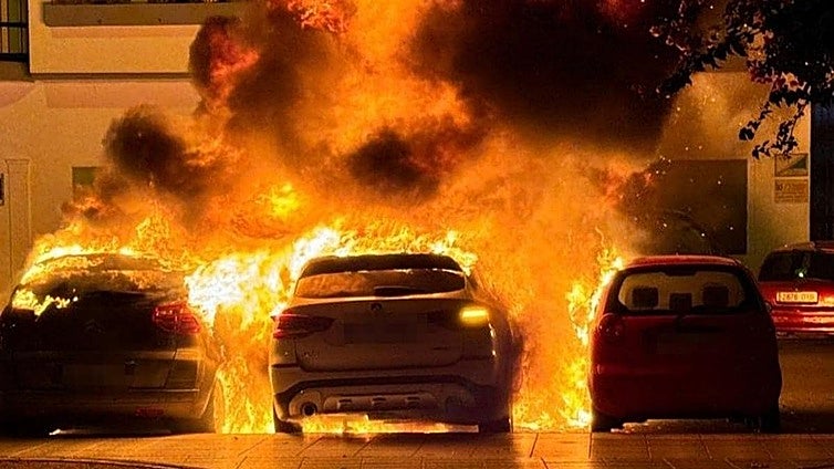 Blaze rips through seven vehicles in Costa del Sol town