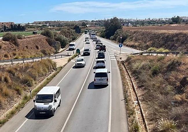 Queues on the outskirts of Vélez-Málaga.