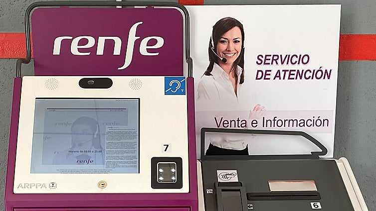 High tech information points for passengers rolled out at 12 railway stations across Malaga province