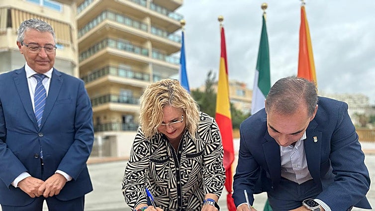 Fuengirola and Benalmádena sign historic four-year El Jardín stream agreement