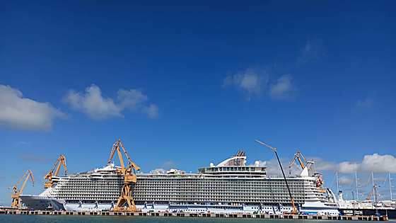 Fire breaks out at Cadiz shipyard amid repairs on a cruise ship