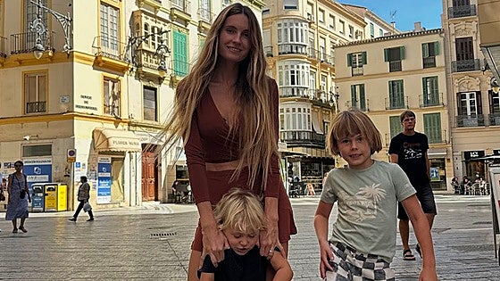 World-famous surfer Alana Blanchard arrives in Malaga for operation on her son's eye