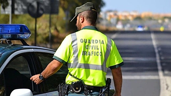 Drivers reported for using mobile phones at the wheel in Spain rockets by almost 10%