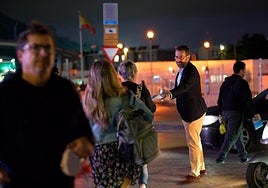 Juan Franco handing out leaflets.