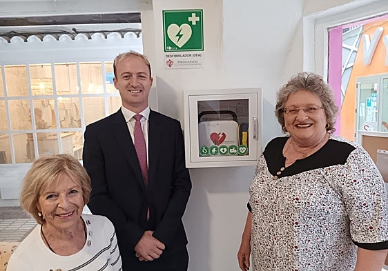 Age Concern assures safety of users with defibrillator at San Pedro social centre