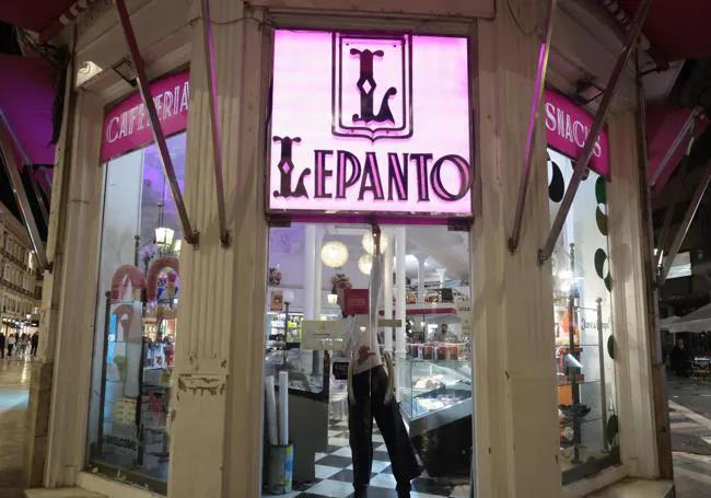 The moment the store locked its doors on Thursday night.