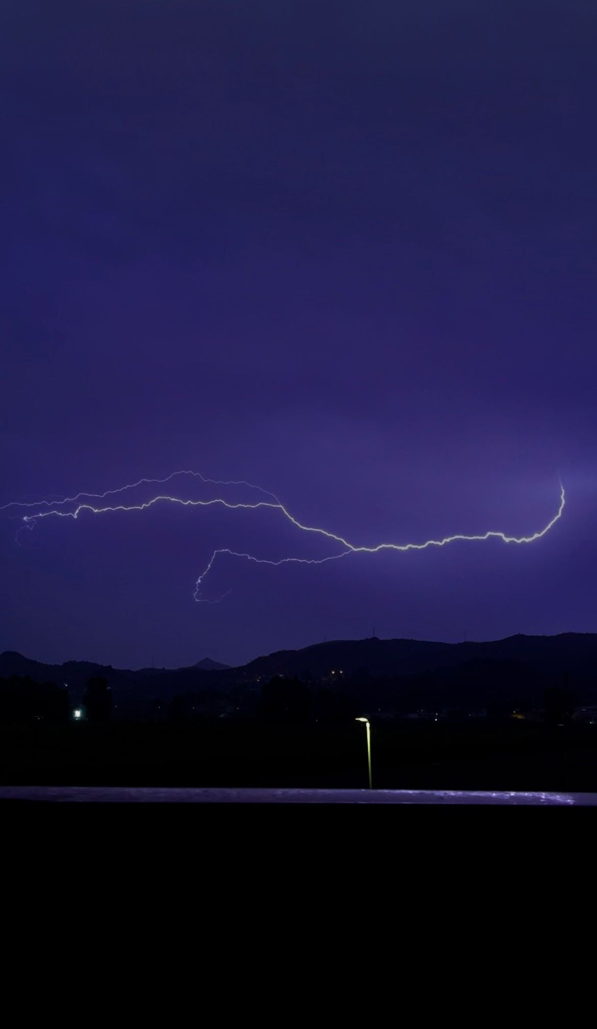 The most spectacular photos of the intense lightning storm over Malaga