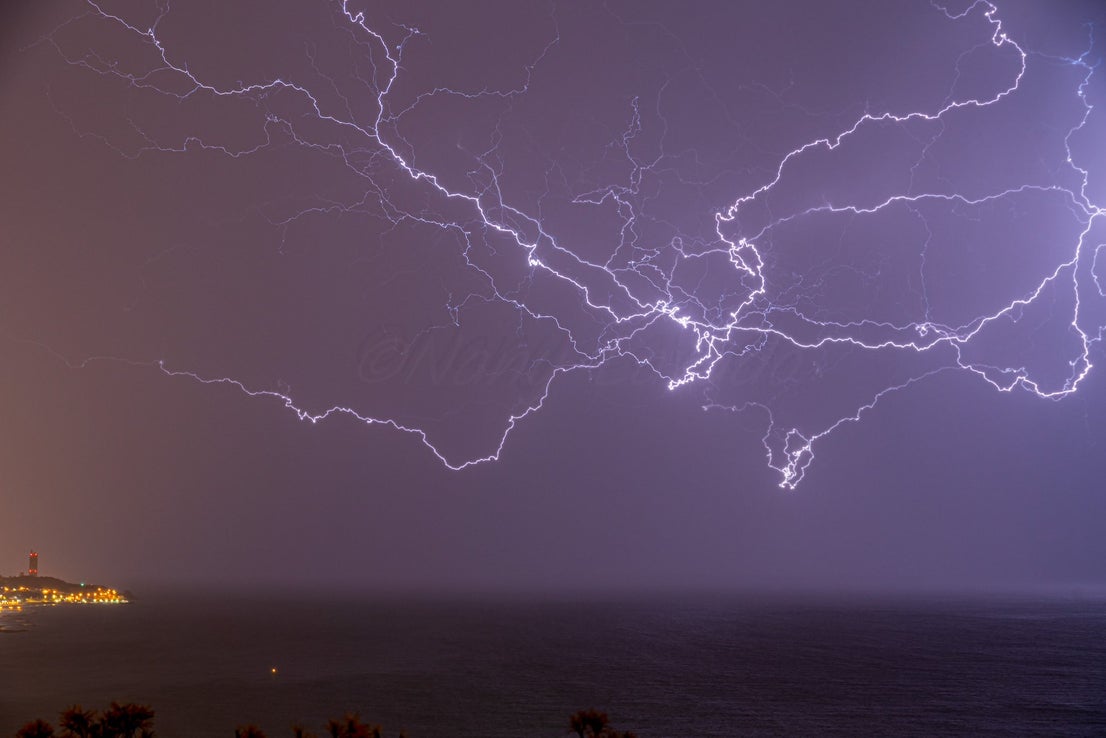 The most spectacular photos of the intense lightning storm over Malaga
