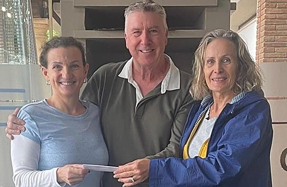 Mijas charity walking group steps up in support of local cat charity